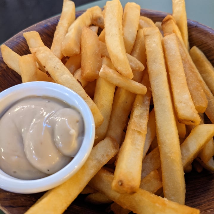 photo of Privé Somerset Straight Cut Fries shared by @shawneofthedead on  13 May 2021 - review