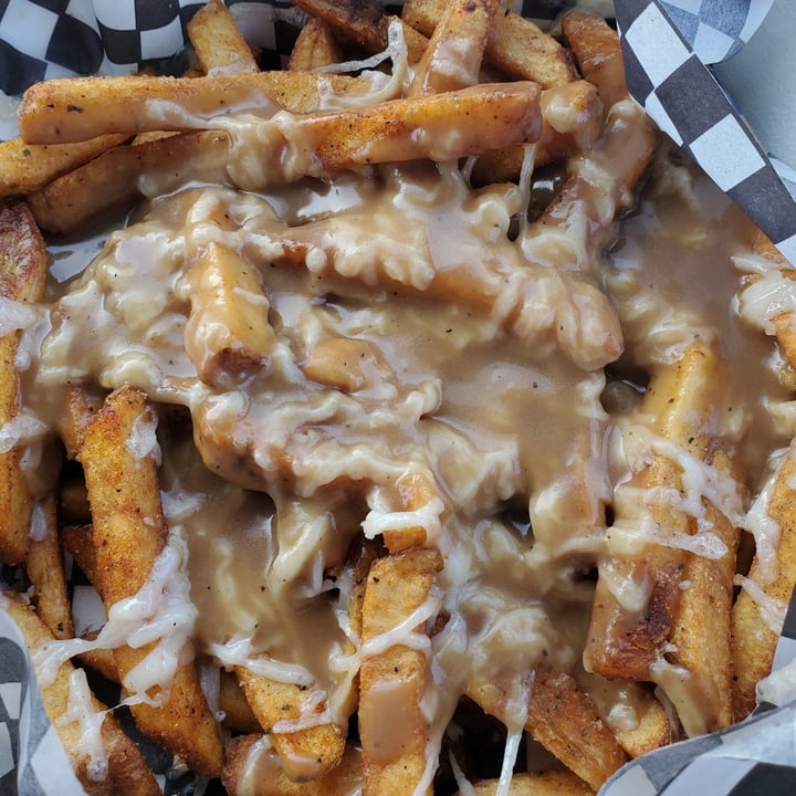 photo of The Hearty Hooligan Poutine shared by @whatacuriousnotion on  17 Jun 2022 - review