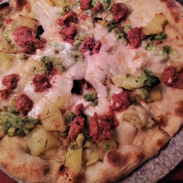 photo of Rifugio Romano Pizza Broccolona shared by @laravale on  16 Mar 2022 - review