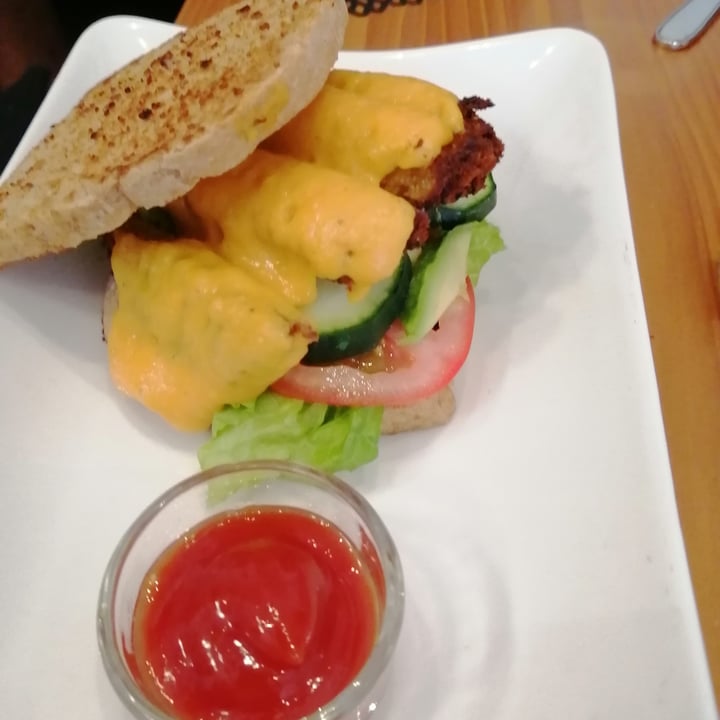 photo of La Raíz De La Tierra Sandwich Estilo Pollo Crujiente shared by @blrrx on  31 Jul 2020 - review