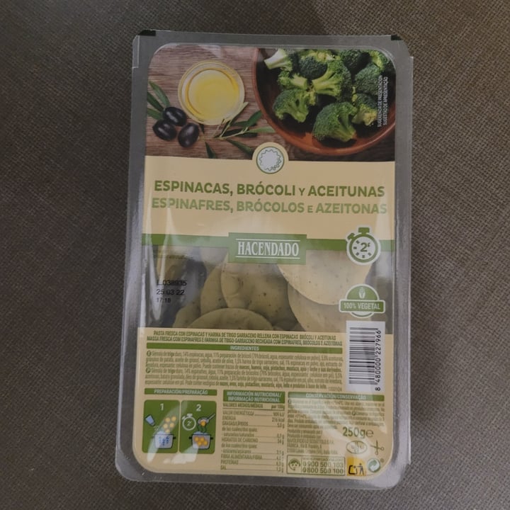 review photo of Hacendado Pasta fresca con espinaca, brócoli y aceitunas shared by @fandezyra on 28 Feb 2022 - review