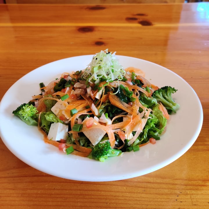 photo of Hayate Ramen Tofu And Seaweed Salad shared by @sabineb on  14 Sep 2022 - review