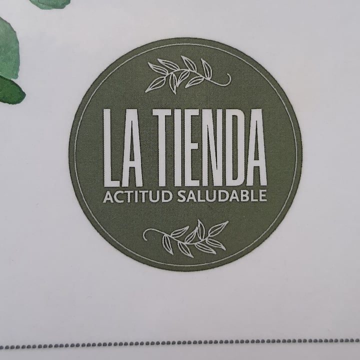 photo of La Tienda Sandwich "De La Tierra" : Caliente De Quinoa Y Remolacha Con Lechuga Y Tomate Con Aderezo De Zanahoria, Acompañado De Papas Rústicas Y Limonada Casera. shared by @gastonfauret on  15 Feb 2021 - review