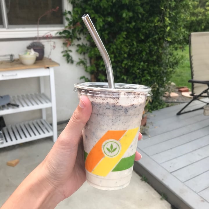photo of Plant Power Fast Food Old Fashioned Milk Shake - Cookies & Cream shared by @curvycarbivore on  14 Apr 2020 - review