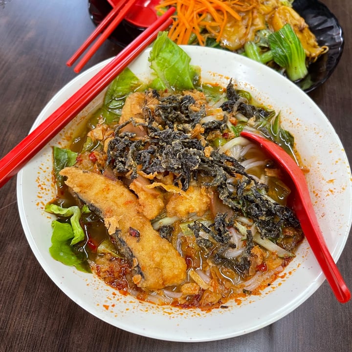 photo of Yi Xin Vegetarian Assam laksa shared by @mehmehrene on  11 Aug 2022 - review
