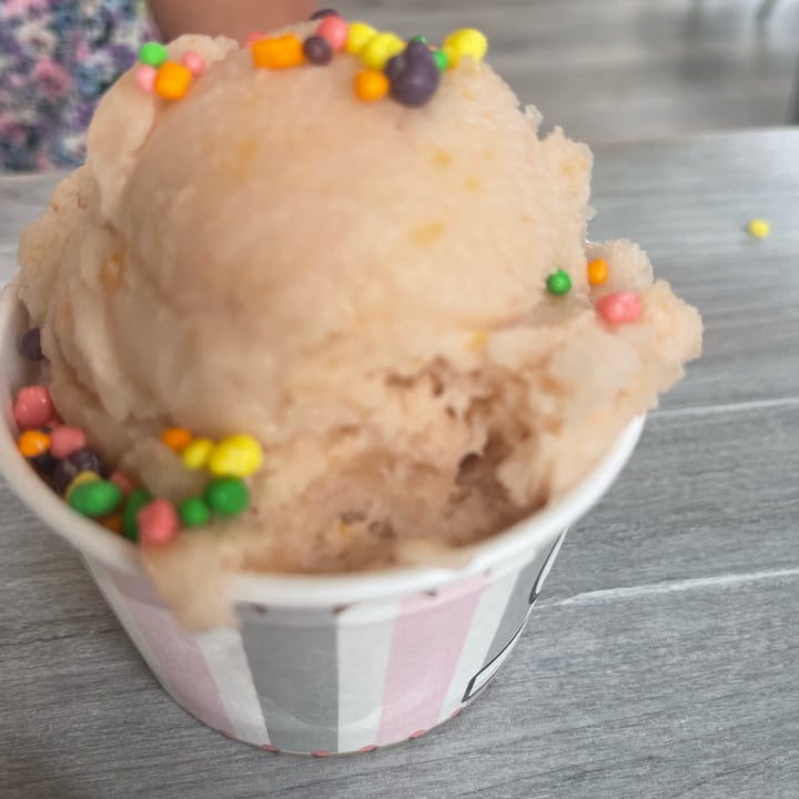 photo of Pav's Creamery in Green peach sorbet shared by @sgerber33 on  06 Aug 2022 - review
