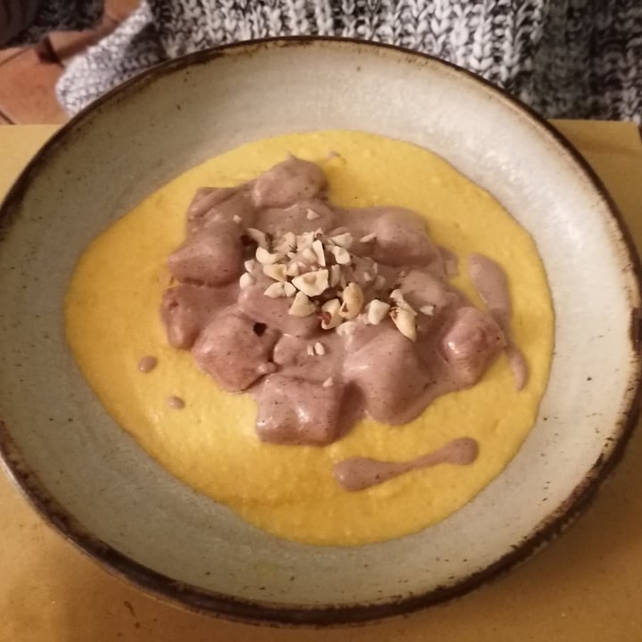 photo of La dispensa di Amelia Gnocchetti Di Patate Con Cannella Su Crema Di Zucca E Nocciole shared by @laup on  19 Feb 2022 - review