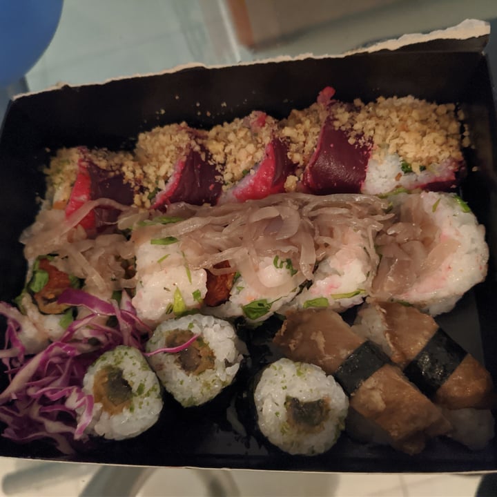 photo of Jiro Sushi Combinado vegan shared by @champiveg on  26 Dec 2021 - review