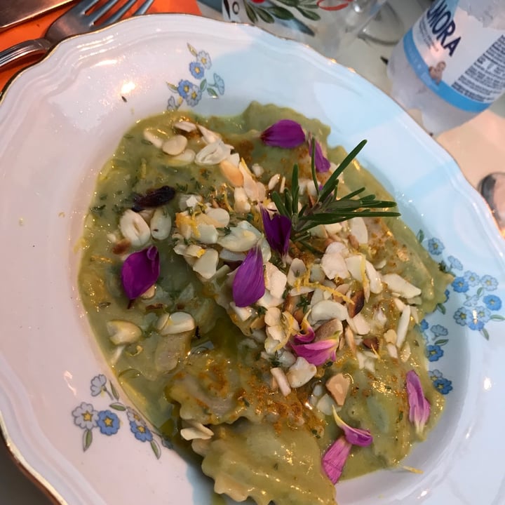 photo of Amaranto Bistrot Ravioli Con Crema Di Zucchine, Mandorle, Spezie e Limone shared by @vervain2903 on  20 Aug 2022 - review
