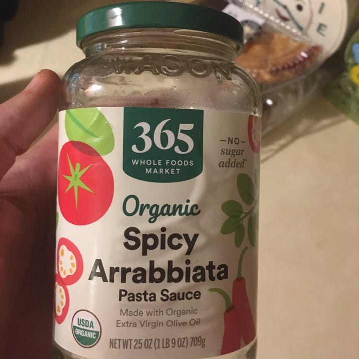 photo of 365 Whole Foods Market Spicy Arrabbiata Sauce shared by @rowdykelo on  20 Aug 2021 - review