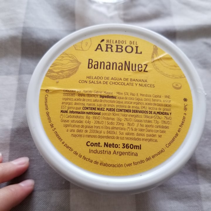 photo of Helados del Árbol Helado de banana con salsa de chocolate y nuez shared by @daniellaliberman on  12 Oct 2020 - review