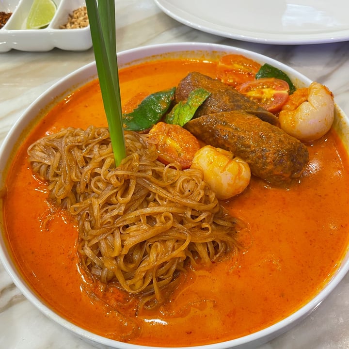 photo of Bangkok Jam Great World City Beyond Sausage Pad Thai with Thai Red Curry shared by @keifeewowo on  28 Jun 2022 - review