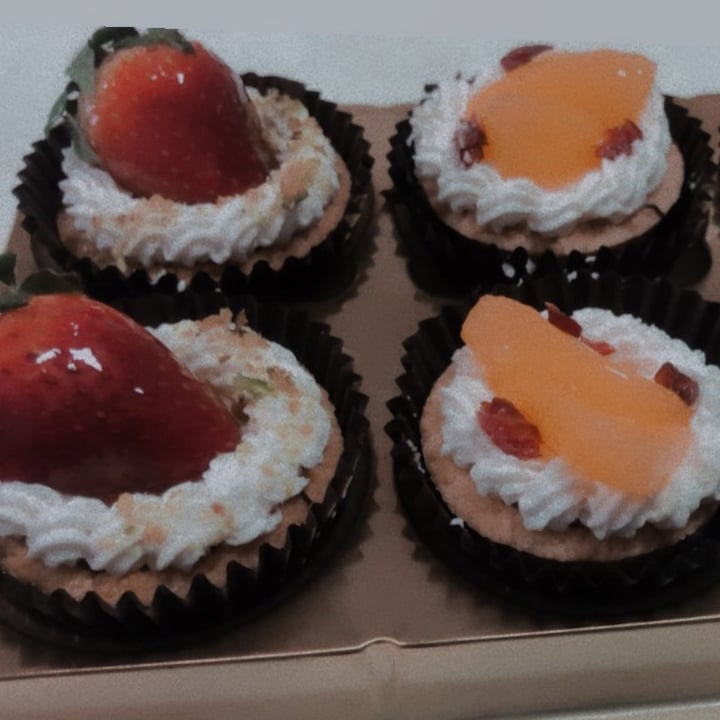 review photo of Greendot PAYA LEBAR SQUARE Assorted vegan tarts shared by @siangan04 on 29 Apr 2022 - review