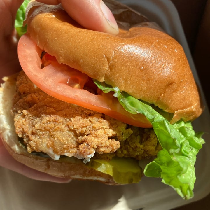 photo of MeeT in Yaletown Crispy Chickun Burger shared by @miranda24680 on  27 Jul 2022 - review