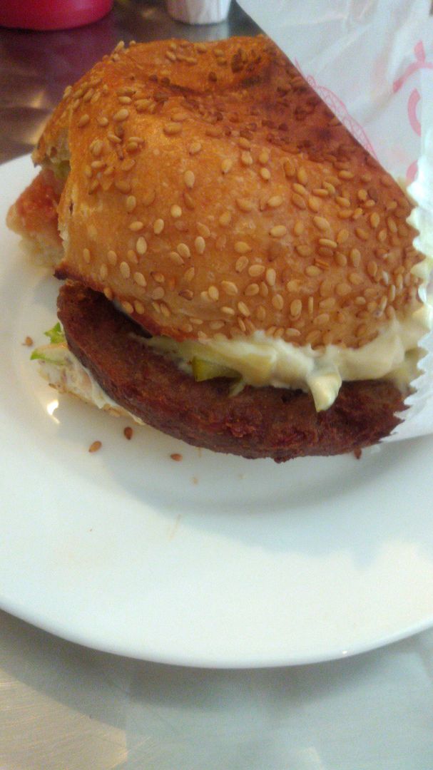 photo of Yoyo Foodworld Bacon Cheese Hamburger shared by @gabriele on  04 Oct 2019 - review