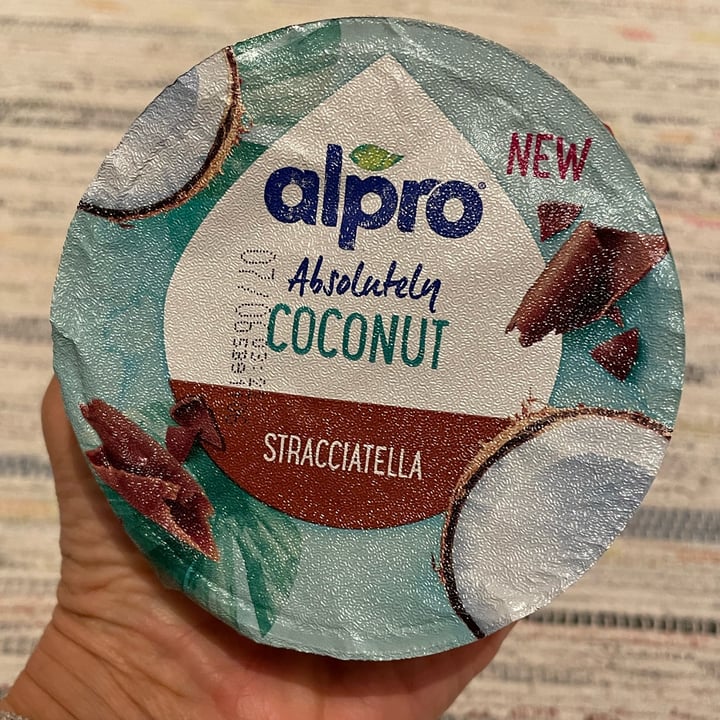 photo of Alpro Absolutely Coconut Stracciatella shared by @saraveggy on  05 May 2022 - review