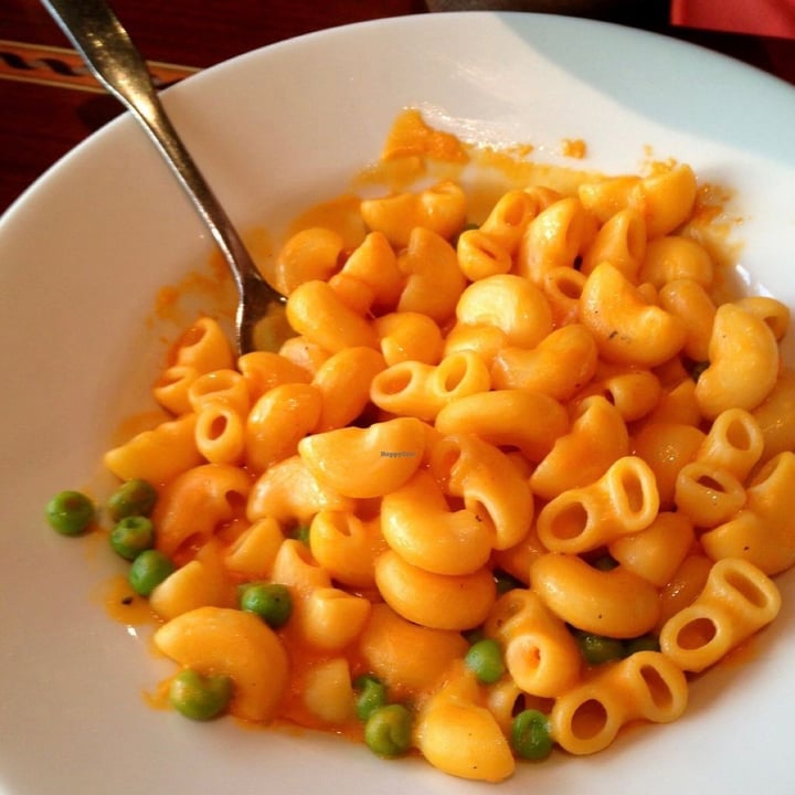 photo of Ethos Vegan Kitchen Mac n' Cheese n' Peas shared by @safaridynamite on  30 Sep 2020 - review
