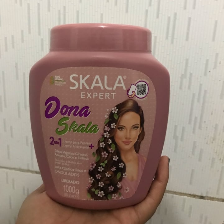 photo of Skala Dona Skala 2 em 1 creme para pentear e hidratante shared by @smbdouthere on  14 Jul 2022 - review