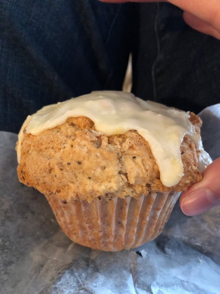 photo of Hard Times Cafe Vegan Lemon Poppyseed Muffin shared by @elizabeth on  23 Jan 2020 - review