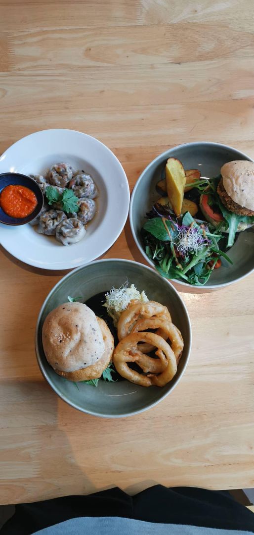 photo of Real Food Lentil Quinoa Burger shared by @sceynthiear on  16 Nov 2019 - review