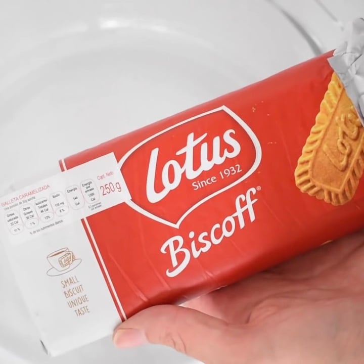 photo of Lotus Biscoff Lotus Biscoff Original Cookies shared by @floorbrobles on  21 Mar 2021 - review