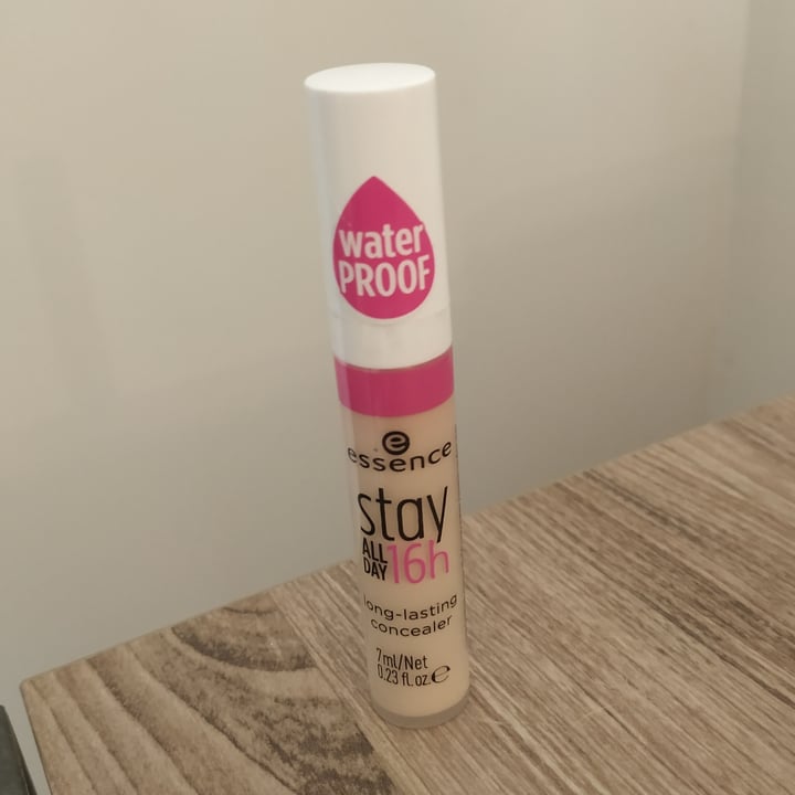 photo of Essence  Stay All Day Long Lasting Concealer shared by @ditovegan on  17 Sep 2021 - review