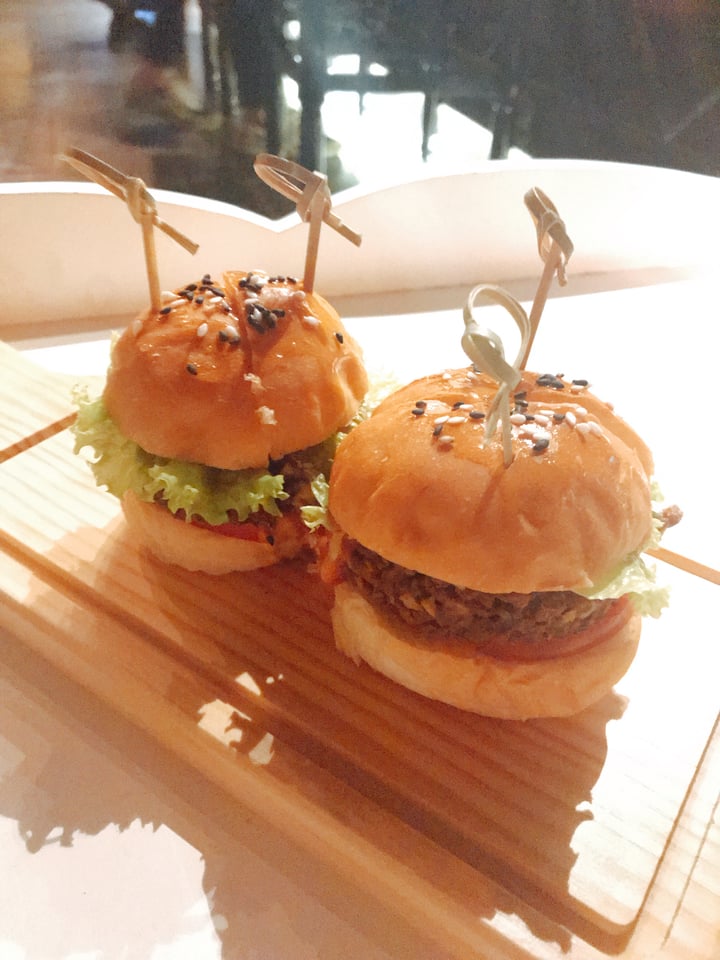 photo of Topiary Craft Mini Burgers shared by @kaylabear on  27 Jan 2018 - review