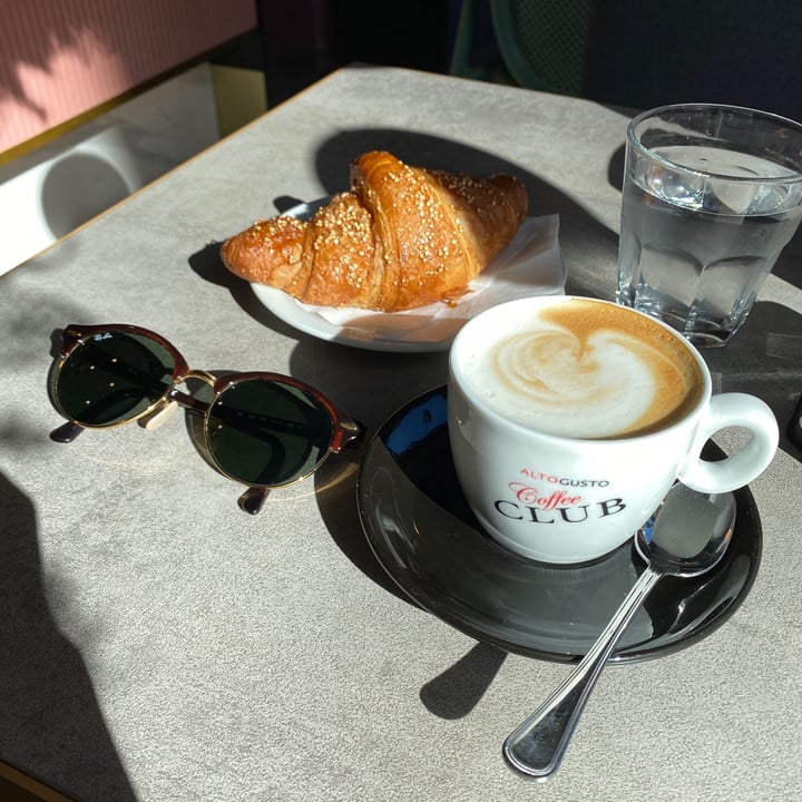 photo of Riflessi Bar Croissant Vegano E Cappuccino di Soia shared by @manuflo on  08 May 2022 - review