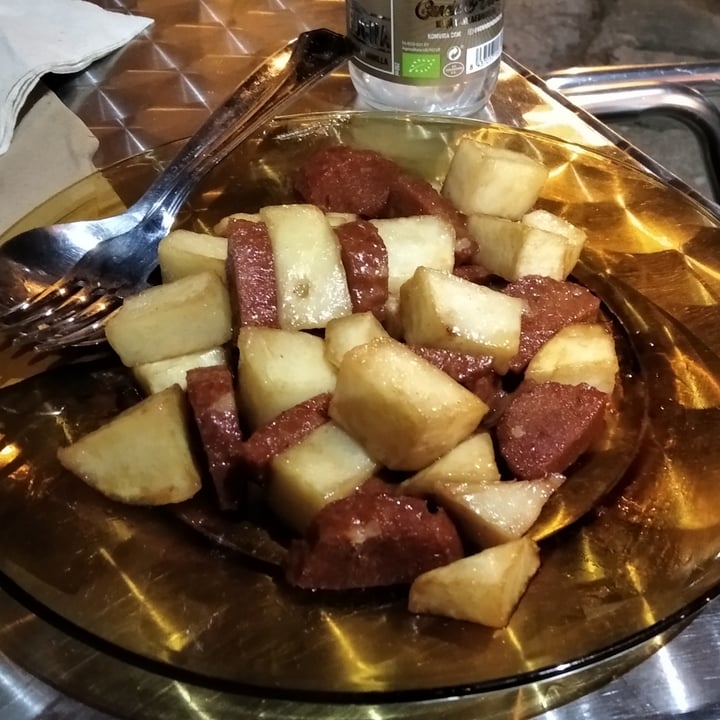 review photo of La Casita Desayunos y Pinchos Chorivegan con patatas a la cerveza shared by @kristinamcfield on 09 Oct 2020 - review