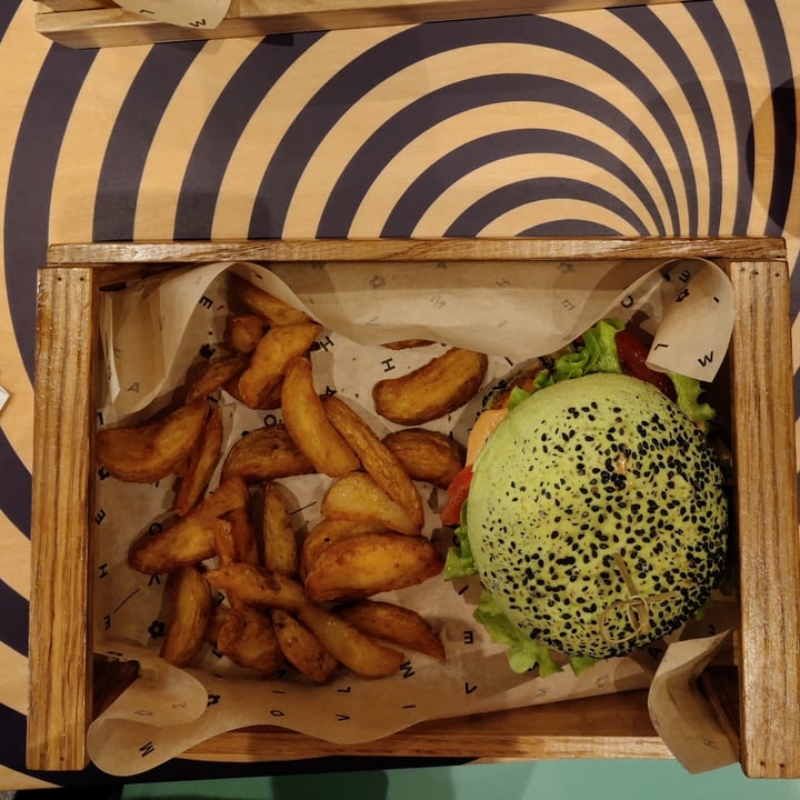 photo of Flower Burger Elf Burger shared by @vegangio on  17 Jun 2022 - review