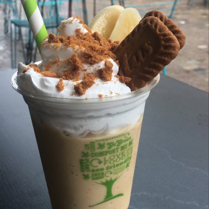 photo of Rudy's Dirty Vegan Diner Biscoff Milkshake shared by @sophjihae02 on  09 Nov 2020 - review