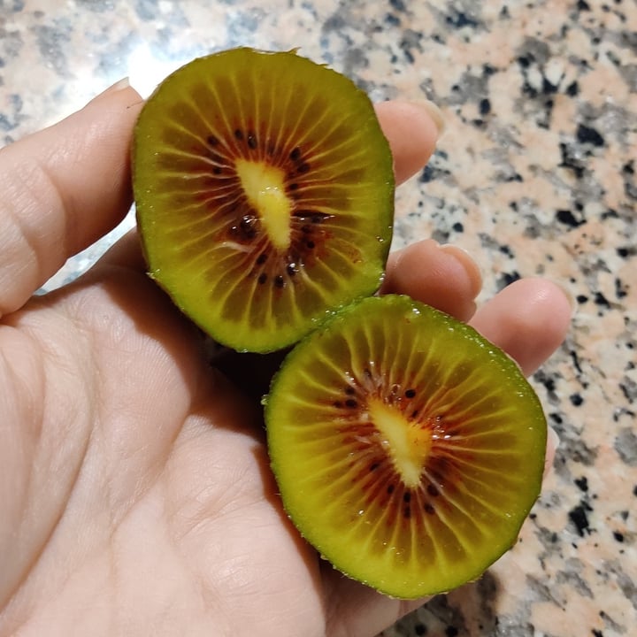 photo of Agri Lepidio Kiwi Red Passion shared by @serenasofia on  11 Feb 2022 - review