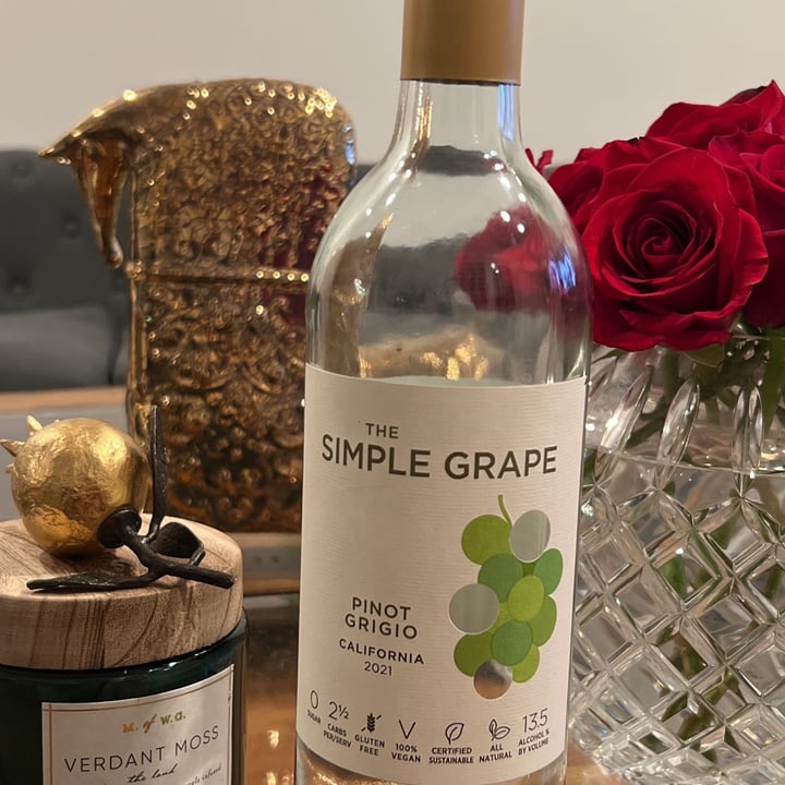photo of The Simple Grape Pinot Grigio shared by @ferinooshkhosravi on  27 Aug 2022 - review