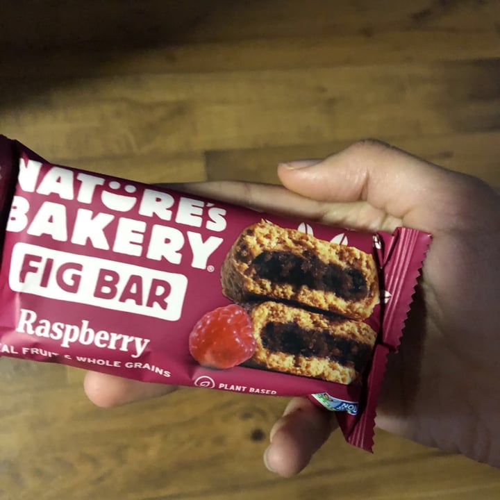 photo of Nature's Bakery Fig Bar Raspberry shared by @crissyynicole on  15 Mar 2020 - review