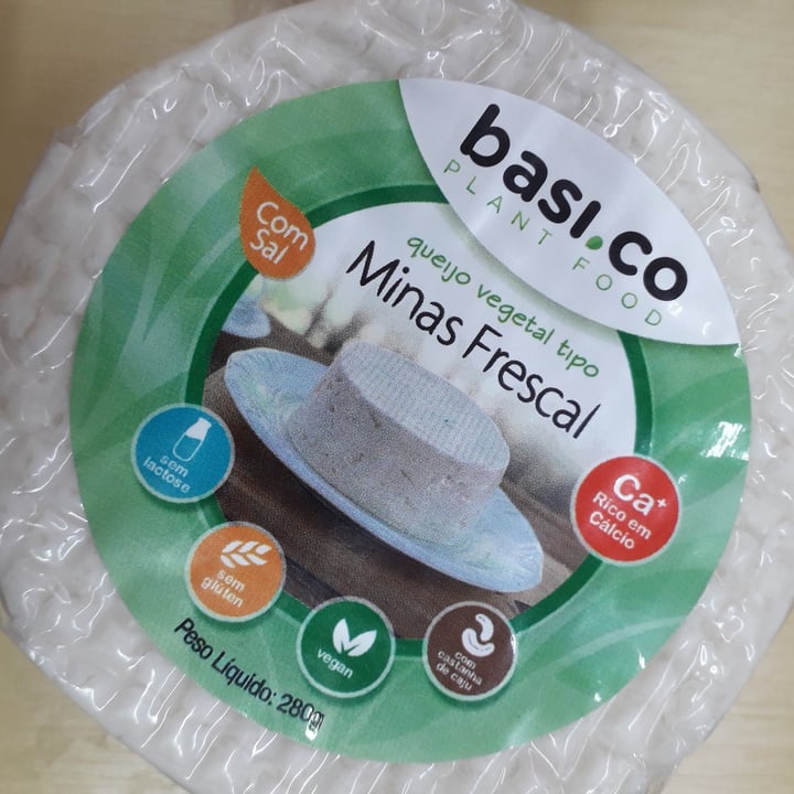 photo of Basi.co Queijo Vegetal tipo Minas Frescal shared by @paulabulhman22 on  25 May 2022 - review