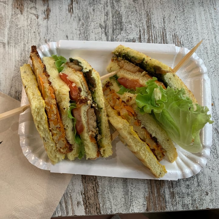 photo of Caffè ALPI Bistrot Club Sandwich shared by @donag on  30 Aug 2022 - review