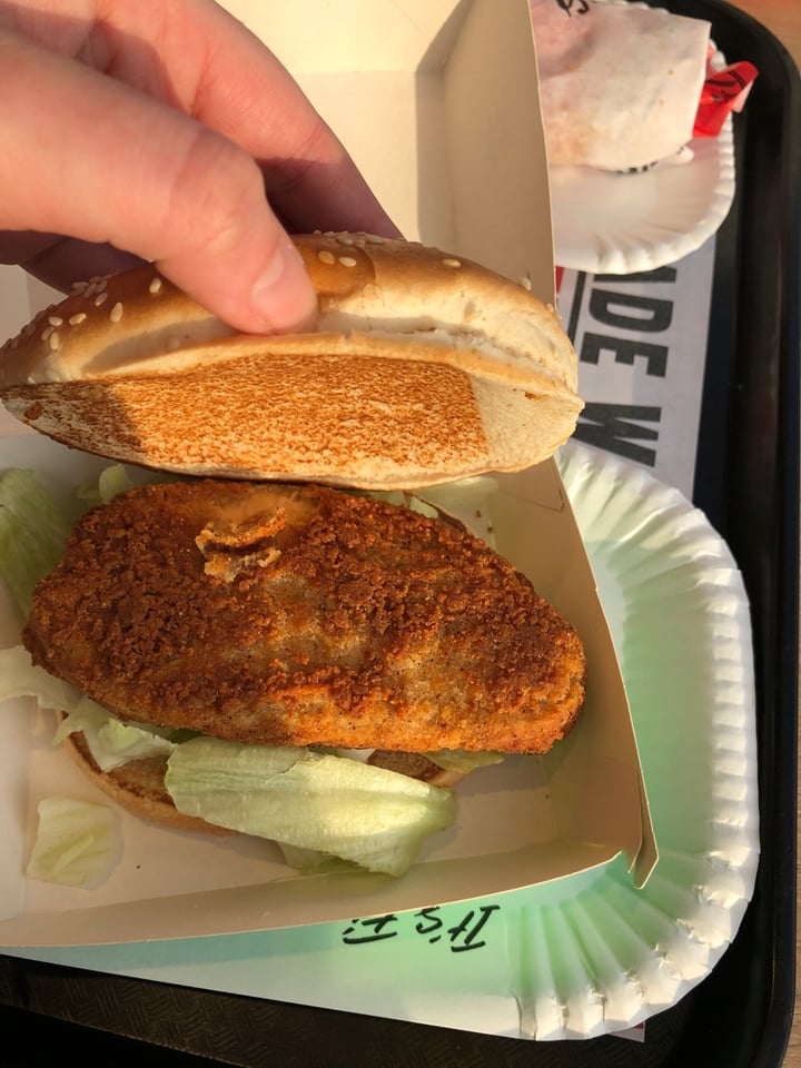 photo of Kfc Kfc Vegan "Chicken" Burger shared by @thesunflowergrl on  07 Feb 2020 - review