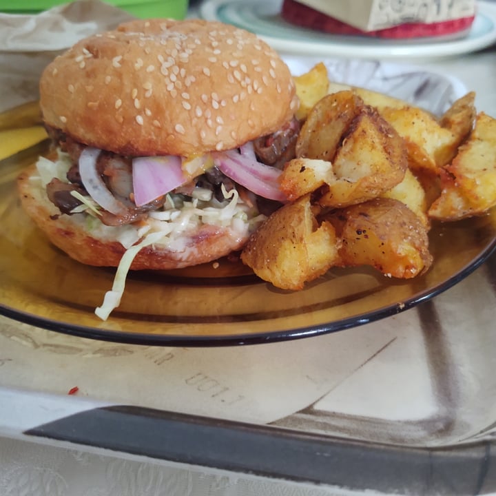 photo of MOLA Hamburguesa de Girgolas shared by @vegancricket on  24 Aug 2020 - review