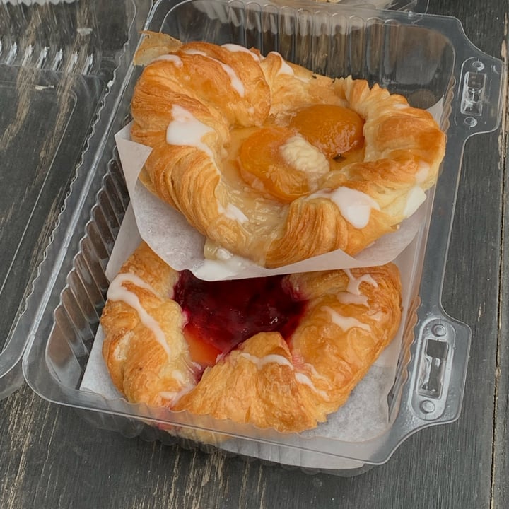 photo of Vegan Danish Bakery Cherry Danish shared by @wahlows on  07 Jul 2022 - review