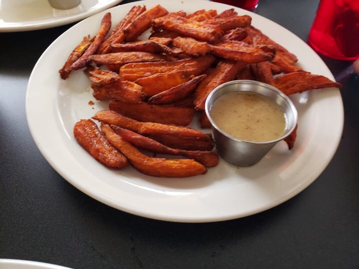 photo of Ocala Downtown Diner Sweet potato fries shared by @jessluch on  16 Apr 2020 - review