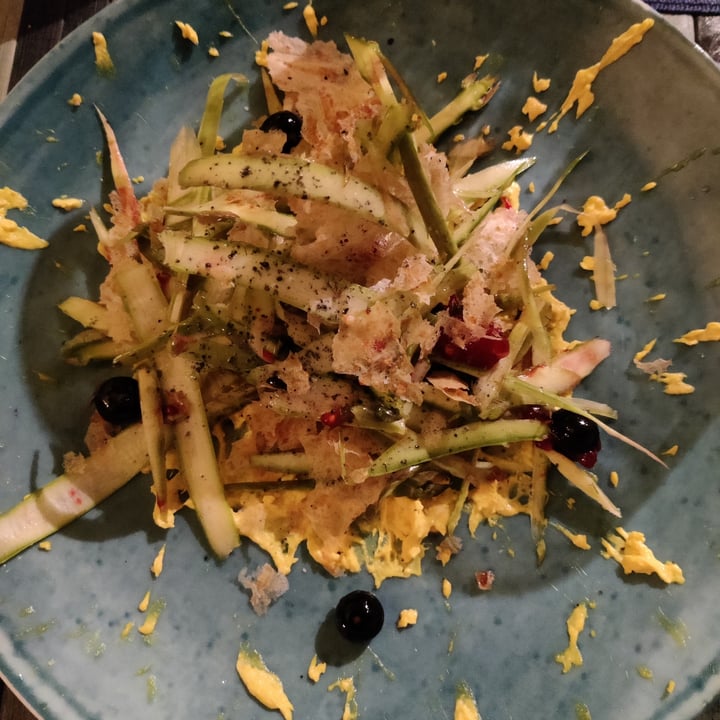 photo of Munz Munz biOstrot Insalatina Di Asparagi E Frutti Rossi Con Maionese Di Soya E Chips Di Riso shared by @elisasile on  22 Apr 2022 - review