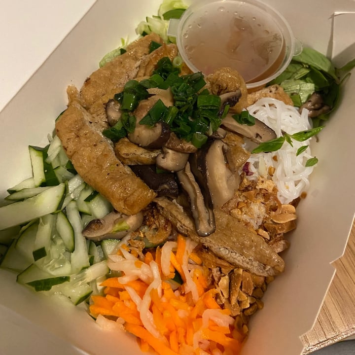 photo of Sandwich Saigon (Vegetarian) Mushroom & tofu bun shared by @misssedgwick on  09 Aug 2021 - review