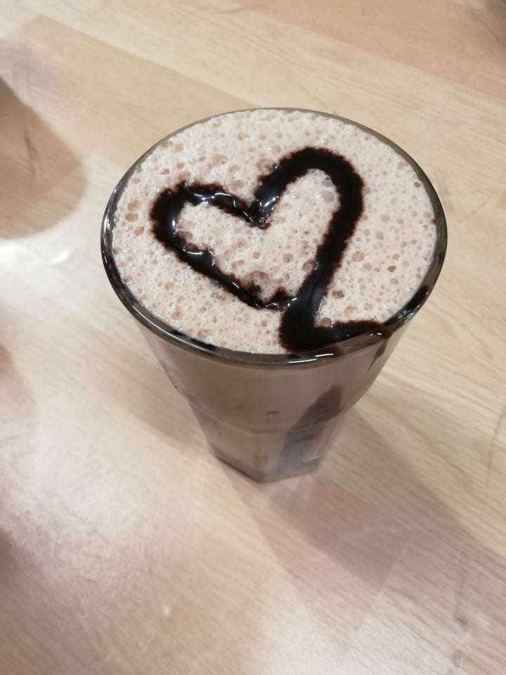 photo of Ubuntu Community - The Vegan Cafe Love shake shared by @dsayan32 on  04 Feb 2020 - review