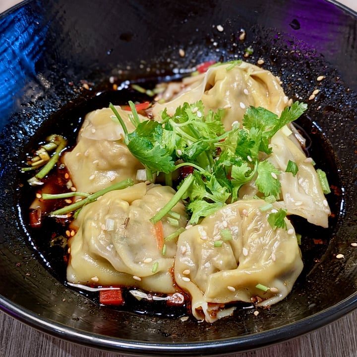 photo of Lotus Café 蓮心食坊 Sichuan wanton in chilli oil shared by @xinru-t on  18 Oct 2022 - review
