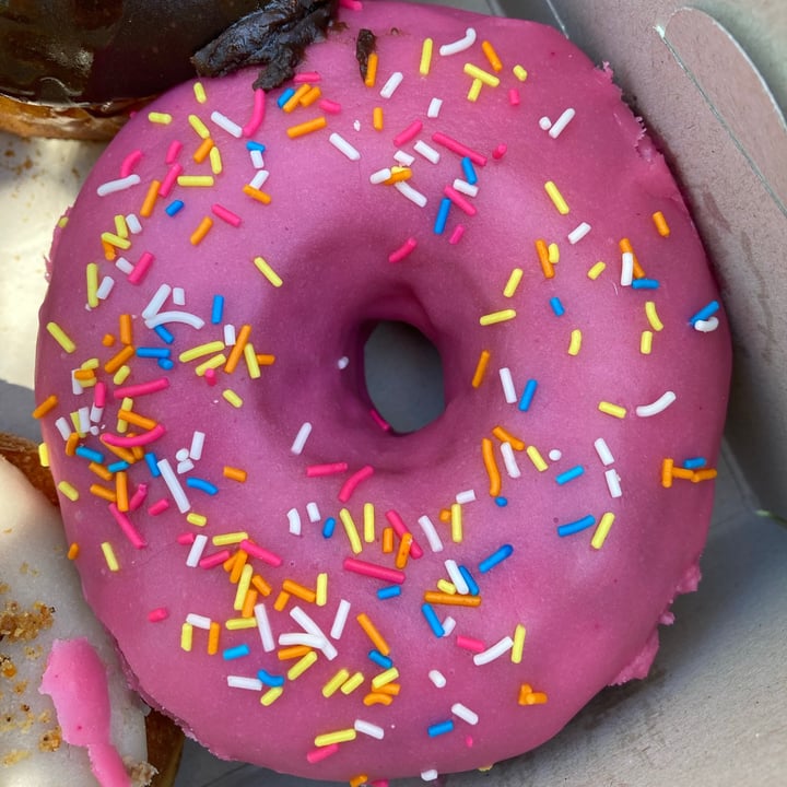 photo of Grumpy & Runt | Little Deli & Donuts Homer Doughnut shared by @allywally on  22 Feb 2021 - review