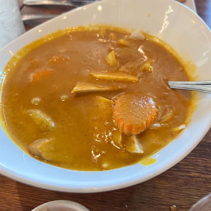 photo of H.O.P.E. Healthy Organic Positive Eating Yellow curry with soy chicken shared by @stephaniegerard on  12 Sep 2022 - review
