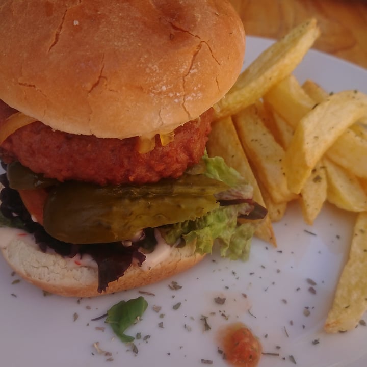 photo of Pure Café Beyond Burger shared by @betterplanet on  28 Feb 2022 - review