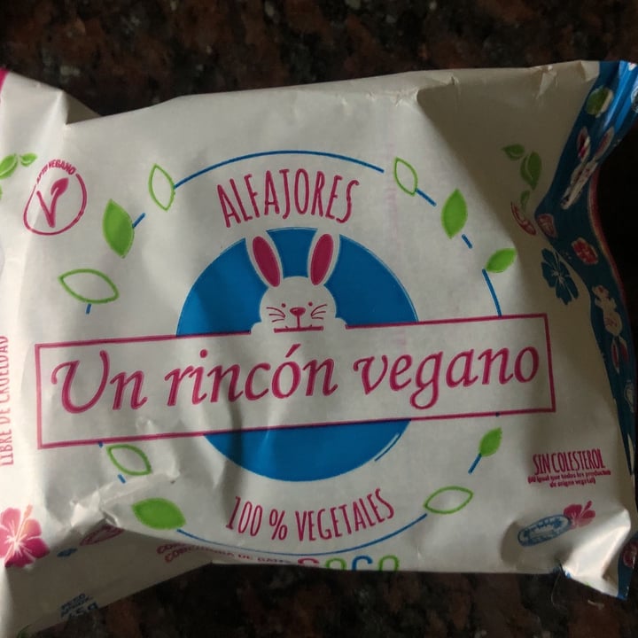 review photo of Un Rincón Vegano Alfajor de Coco shared by @gabidimilta on 15 May 2022 - review