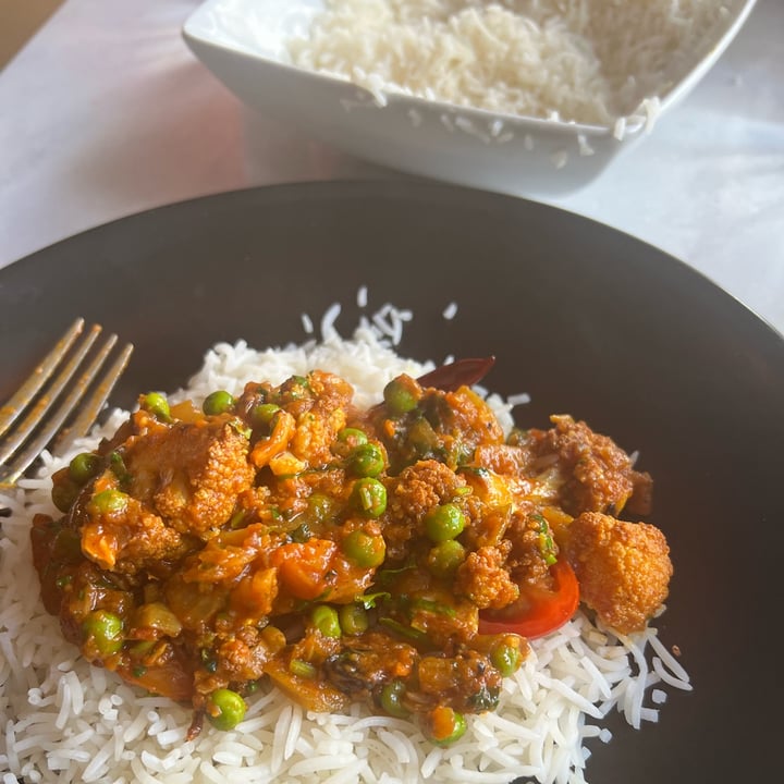 photo of Aroma Indian Cuisine & Bar Aloo Gobi Adroki shared by @theveganintersection on  01 Apr 2022 - review