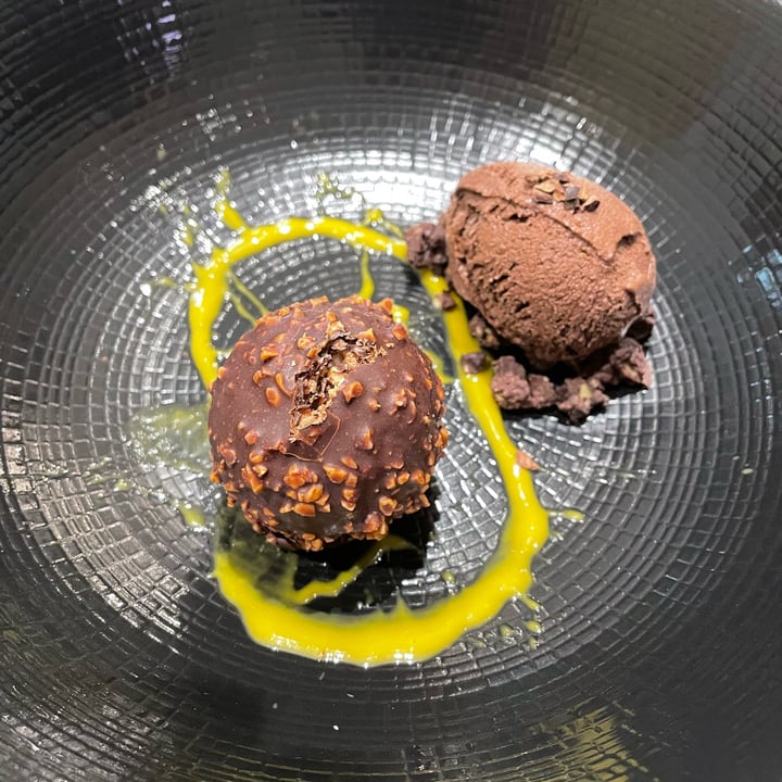 photo of Linfa Milano - Eat Different Ferrero rocher shared by @valentinabojin on  05 Jul 2022 - review